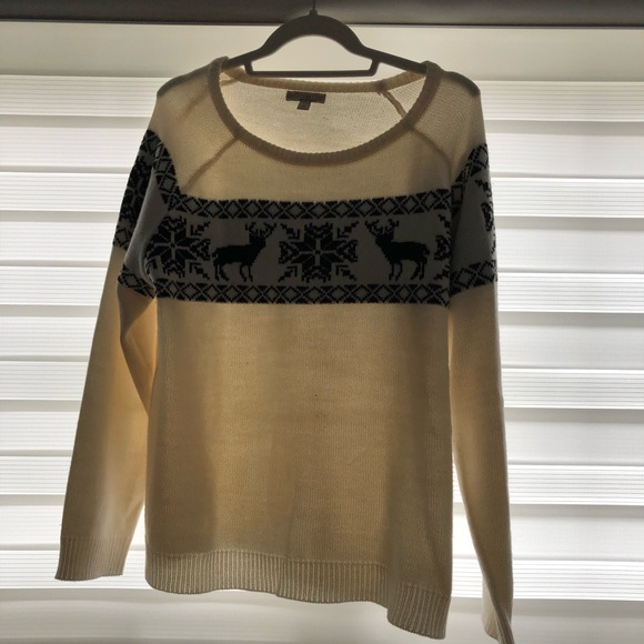 Off white sweater with black pattern. Size XL - Picture 3 of 3